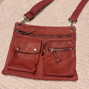 Fossil crossbody purse in red pebbles leather